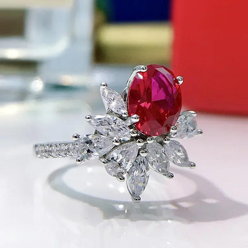 

Женское кольцо из серебра 925 пробы, с рубином, 7 Х9 мм