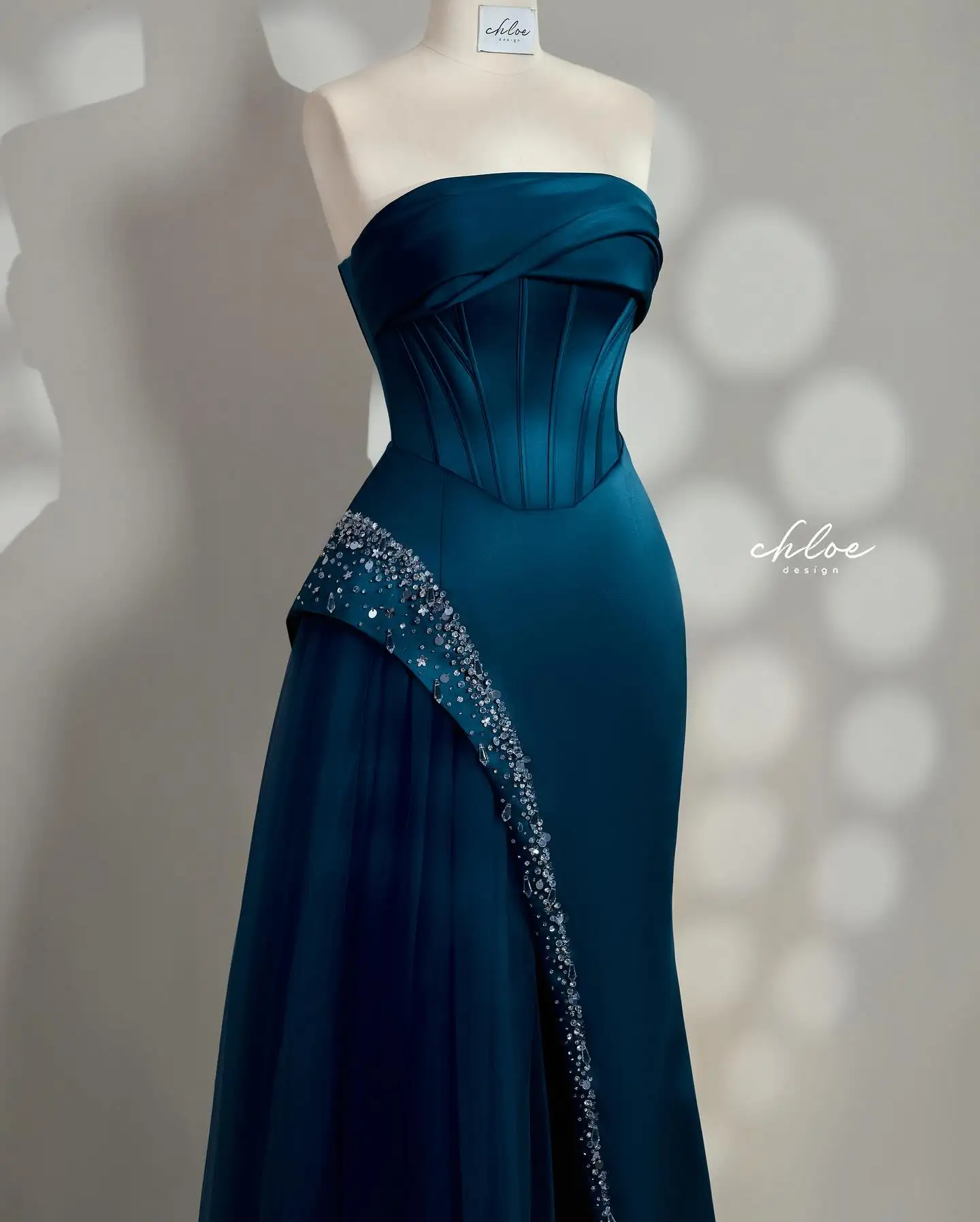 تخصيص الكرة ثوب رائع مطرزة بلا أكمام مطوي فستان سهرة طول الأرض مأدبة متعددة المناسبات فساتين رسمية للحفلات