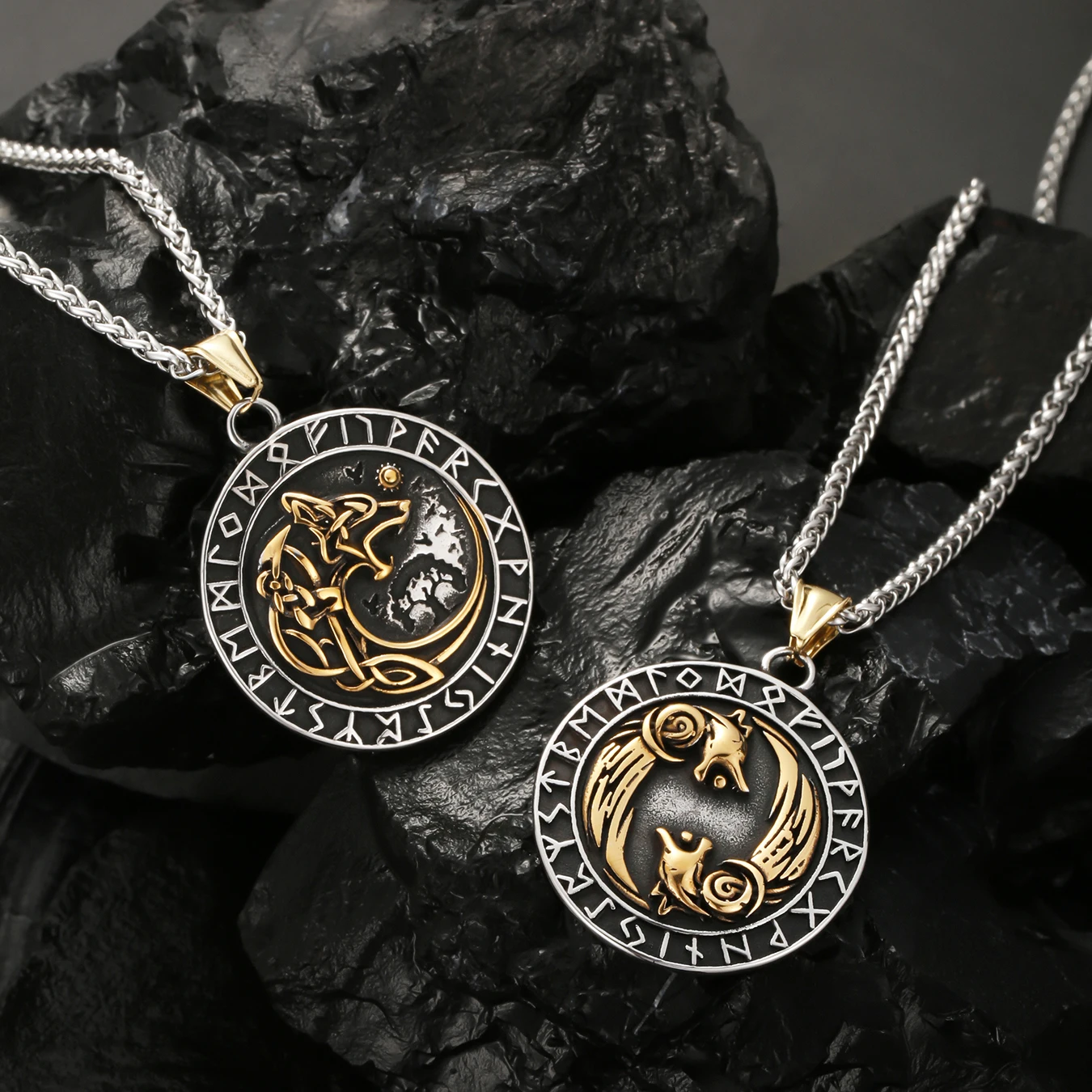 

1PC Medieval Stainless Steel Viking Wolf Necklaces for Men Viking Compass Male Dragon Necklaces Man Spiritual Jewelry