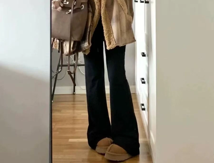 Tall and Versatile Women with Added Fleece  Autumn and Winter High Waisted  Loose  Floor Hugging Black Micro Flared Jeans