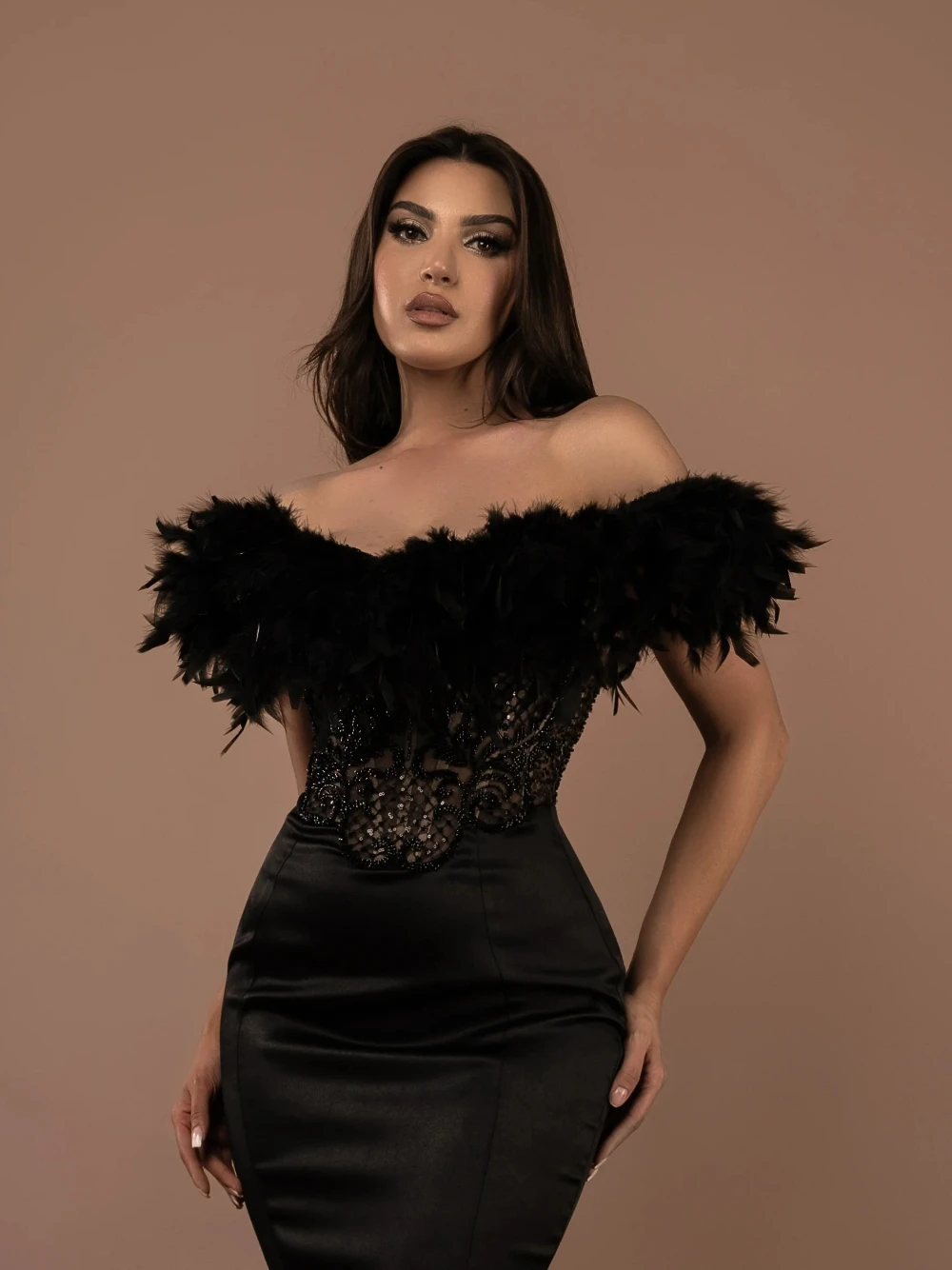 Elegant Black Off Shoulder Feathers Satin Mermaid Cocktail Dress Popular Lace Beaded Bodice Formal Evening Prom Gown With Train