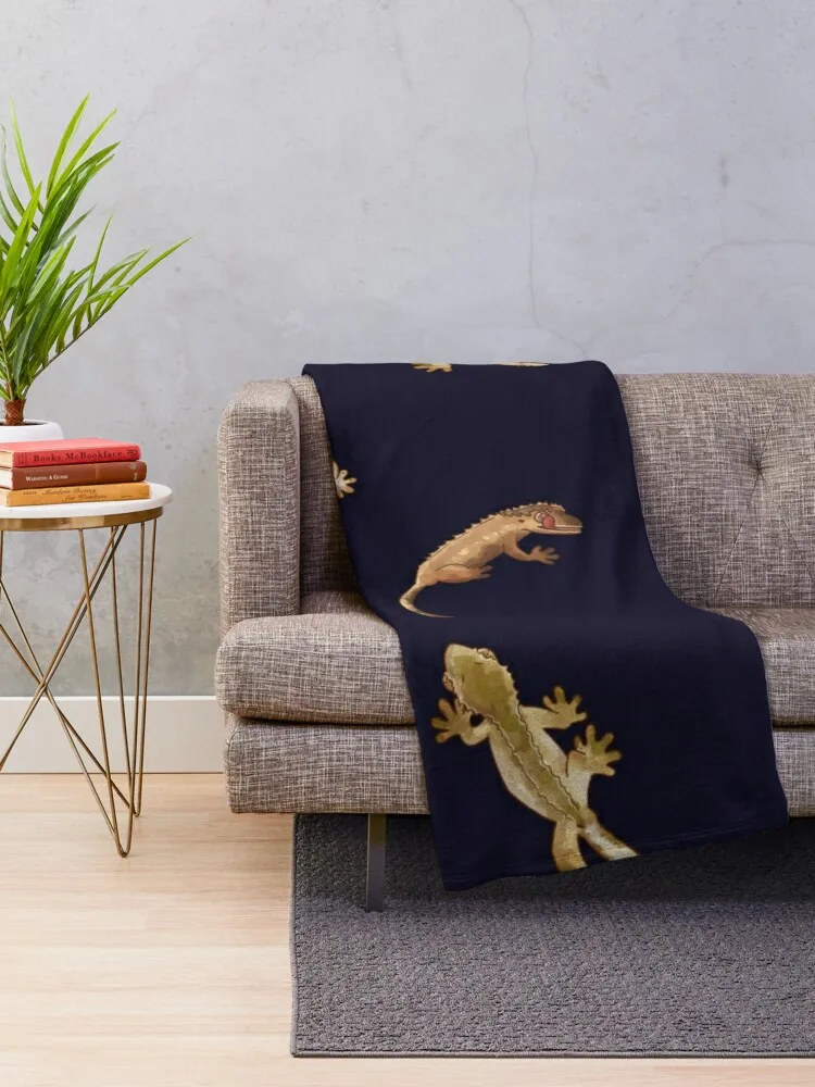 cute little crested geckos Throw Blanket Retros Sleeping Bag heavy to sleep Blankets