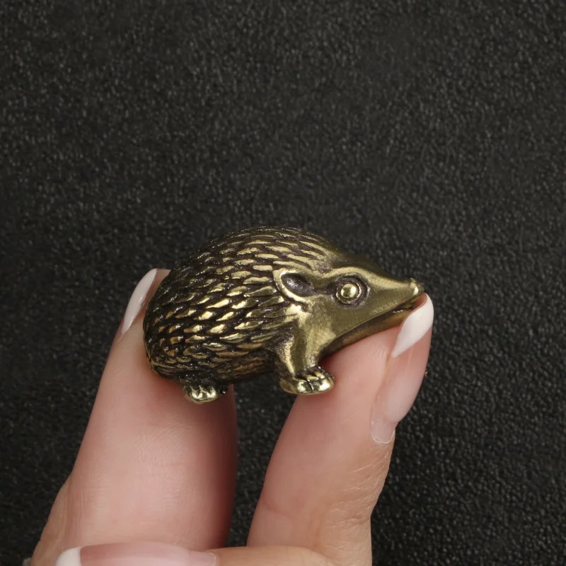 Mini Brass Hedgehog Ornament Metal Animals Statue Figure Antique Tea Pet For Home Office Desk Decor Gift