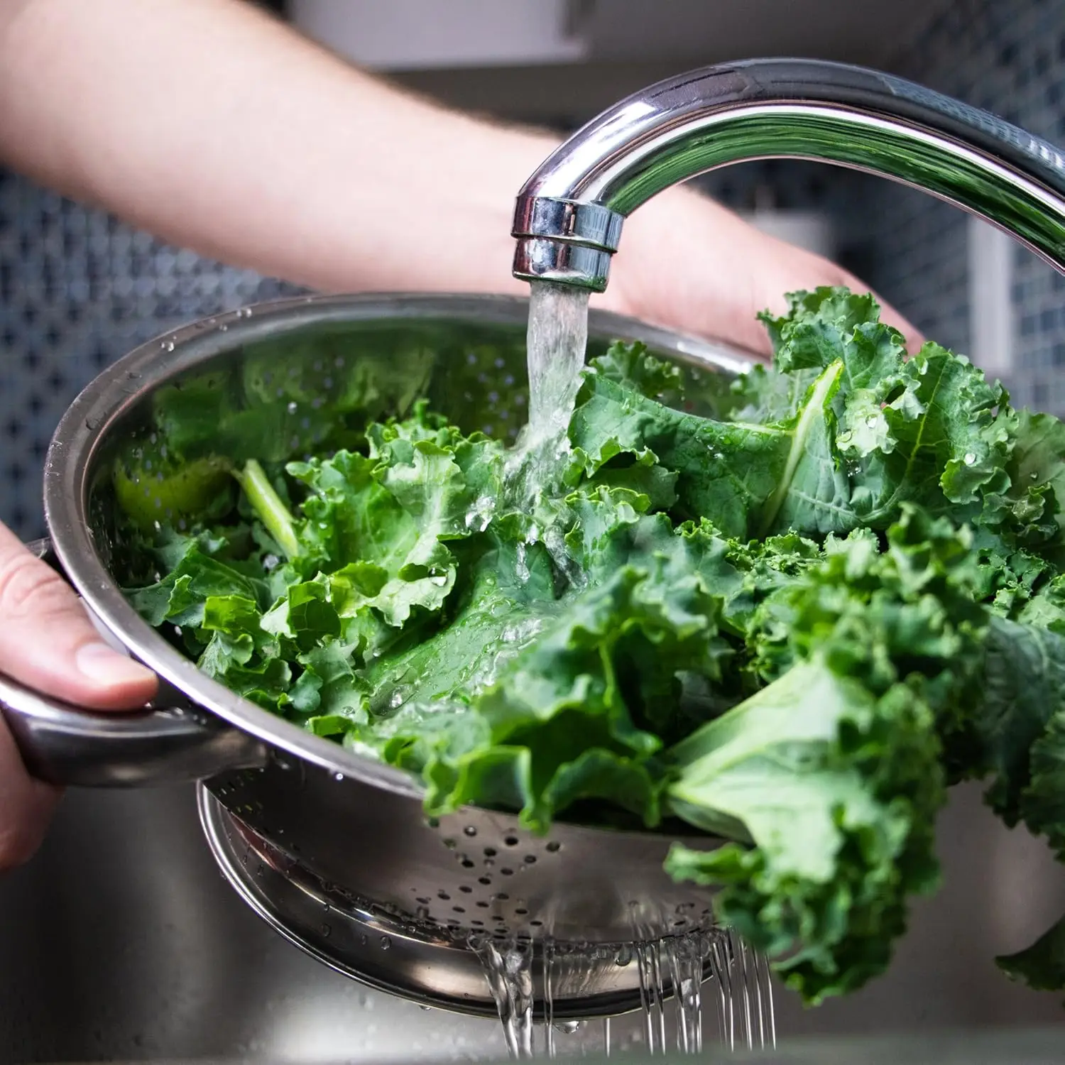 Кухонный дуршлаг из нержавеющей стали с защитой от ржавчины для процеживания, перемещения на пару, дренажа и промывки (7,75 дюйма)