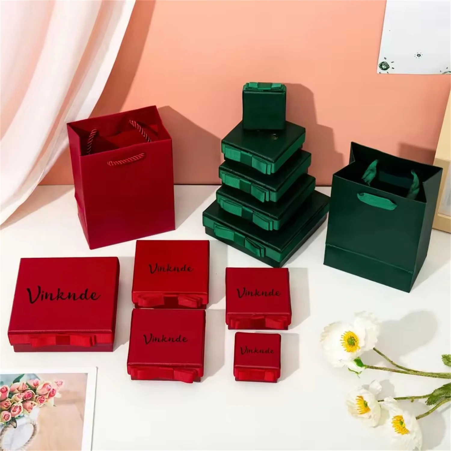 

Оптовая продажа, оптовый индивидуальный логотип, изысканные шкатулки для драгоценностей с лентой и бантом, аксессуары для хранения, серьги, чехлы для часов, розничная упаковка