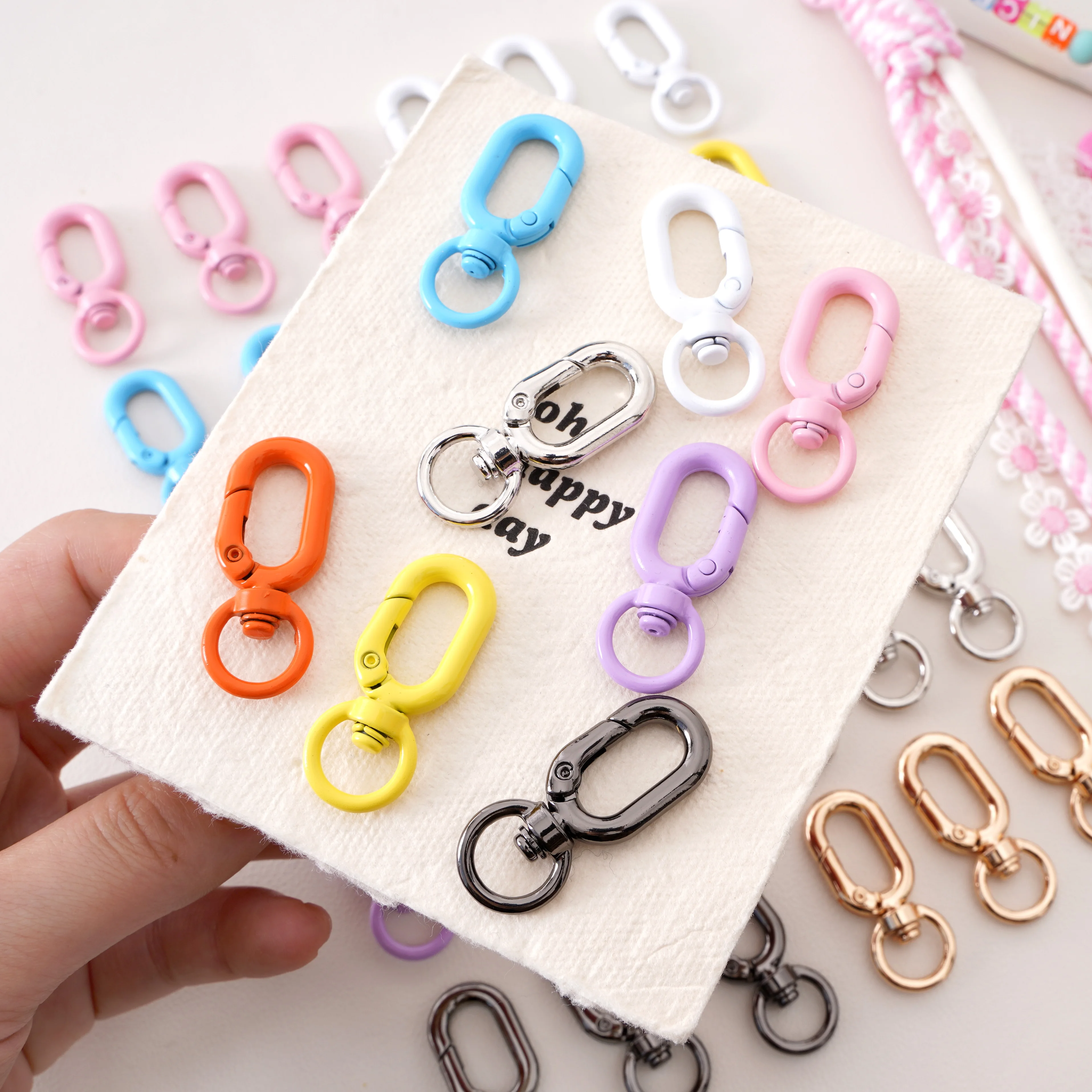 1pc/bag Colorful Alloy Rotatable Connector 16x39mm Spray Painted 8-Shaped Buckle For Handmade DIY Making Keychain Accessories