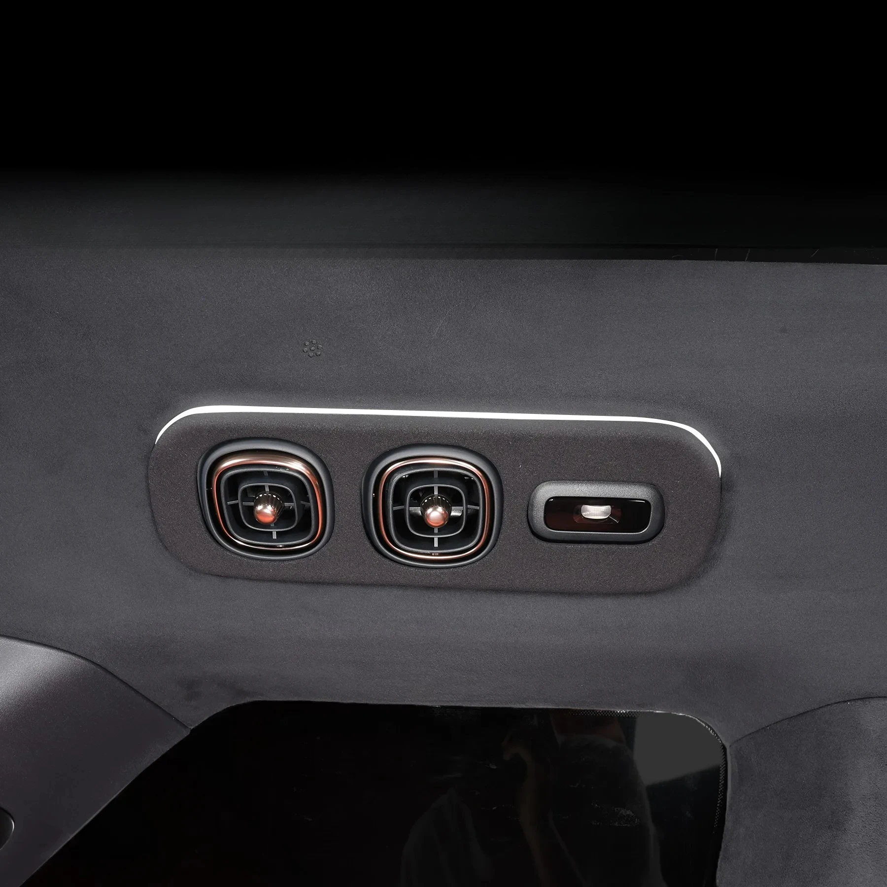 

Car Roof Reading Lamp Protective Cover ABS Suede Wrapped Ceiling Air Outlet Protector For Lynk&Co 900 2025 2026 Accessories