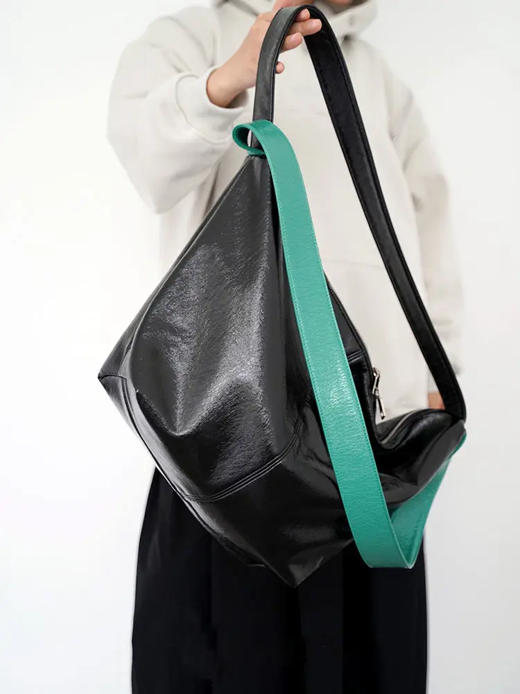 

Light Luxury Fashion New Women's Bag High-quality Patent Leather Glossy Surface Bucket Shaped Single Shoulder Diagonal Cross Bag