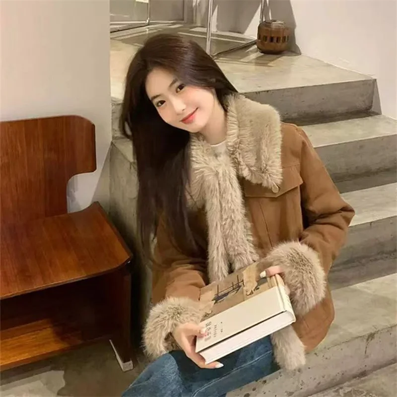 Maillard Retro Brown Furry Coat Women's 2024 Autumn Winter Plus Velvet Thickening New Fashion Denim Stitching Mao Mao Coat Top