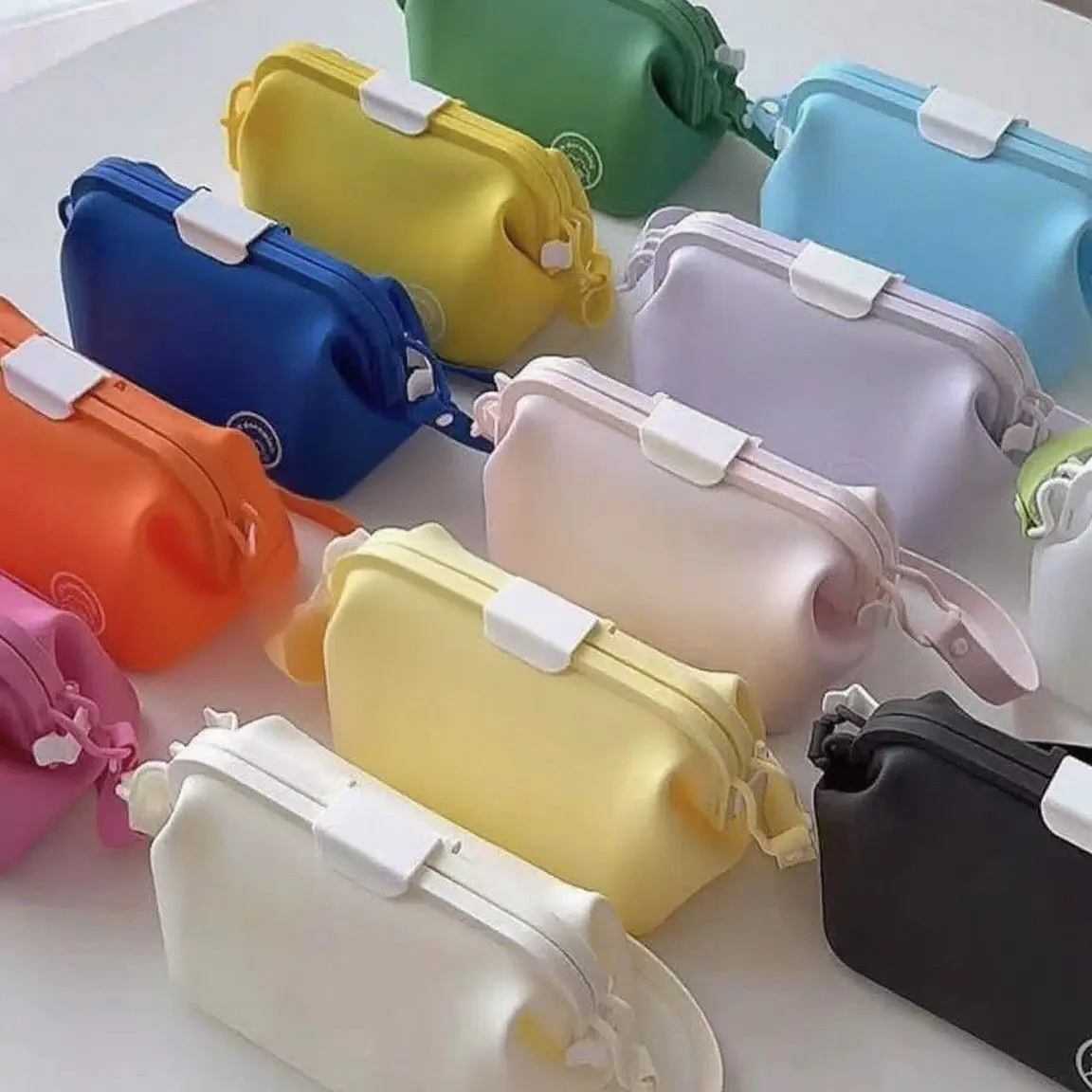 Silicone Swimming Bag Crossbody Waterproof Durable Sports Fitness Storage Bag for Towels Clothes Goggles Ideal for Outdoor Ac...