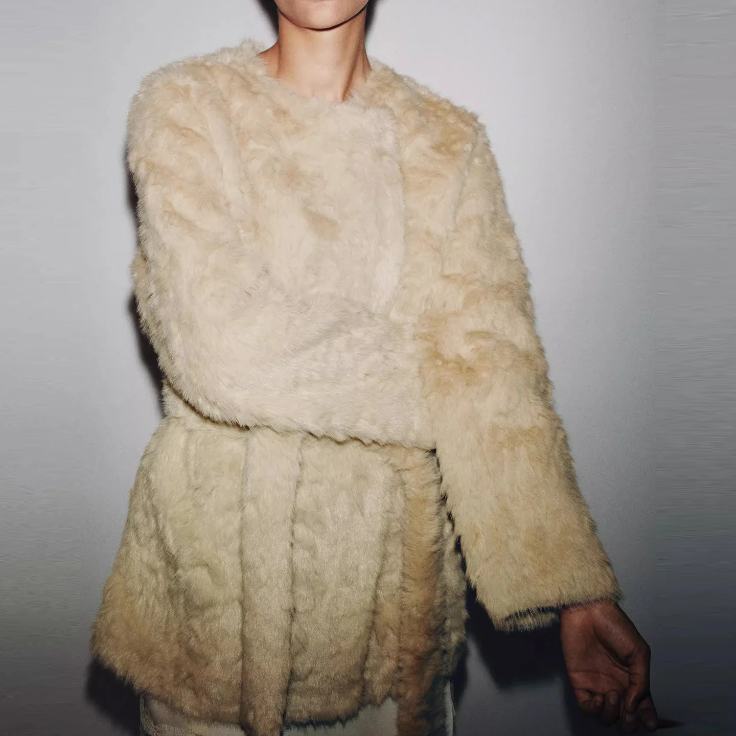 معطف Jaet ذو تأثير الفرو الاصطناعي من Faionable Ele للنساء للخريف طويل Sve متوسط الطول مادة أخرى للسيدات... #2