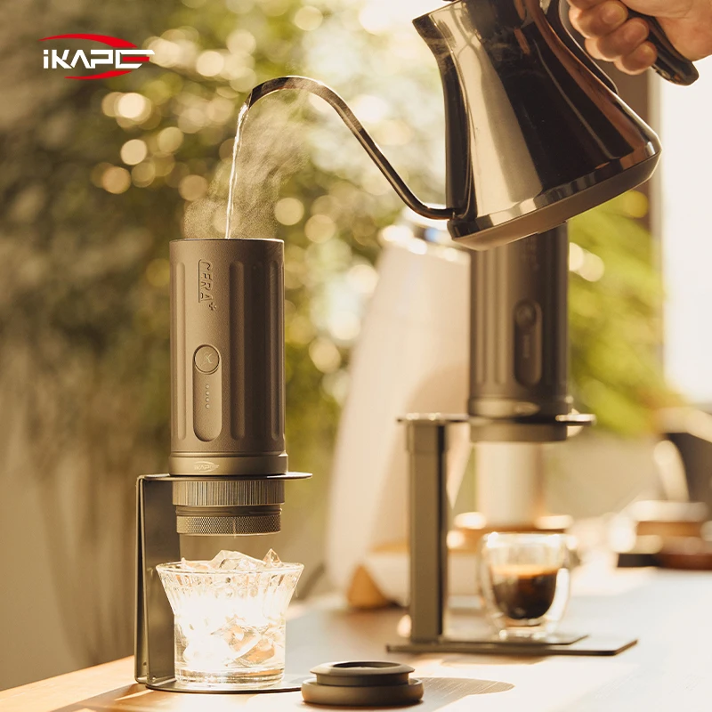 

Портативная электрическая кофемашина IKAPE с приложением Bluetooth 51/58 мм, бездонный портафильтр для эспрессо, кофеварка для путешествий/кемпинга
