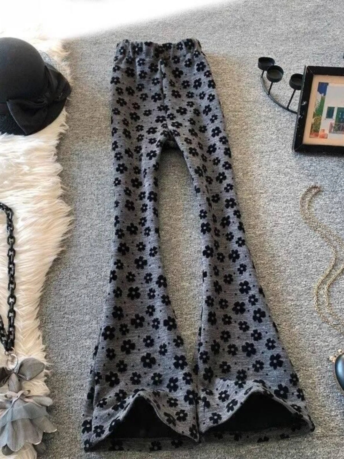 بنطلون نسائي واسع بخصر مرتفع مزين بالزهور بتصميم كوري، مبطن بالفرو، مرن، مناسب للمقاسات الكبيرة، مثالي للتنقلات اليومية.