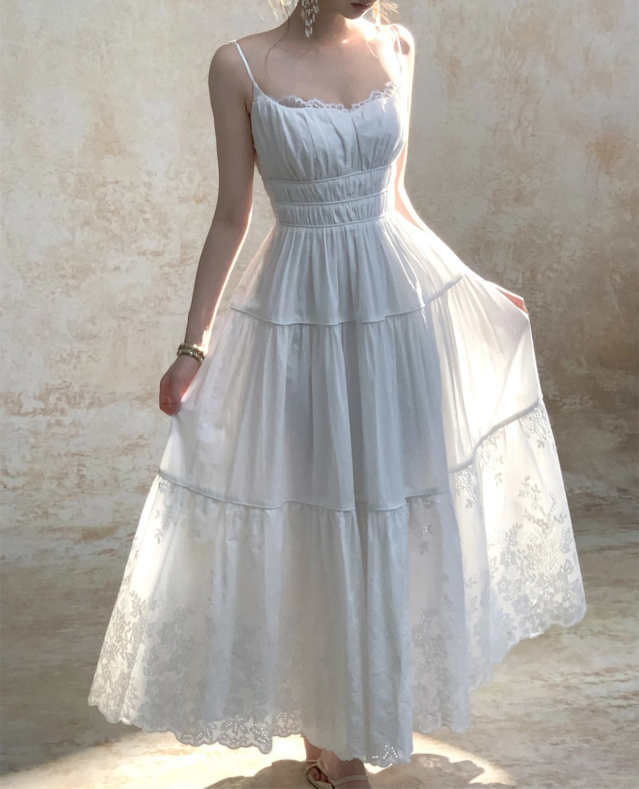 

Белое платье с разрезом на шее, женское платье без рукавов с высокой талией, шикарное элегантное платье, облегающее платье для летних каникул, женская одежда