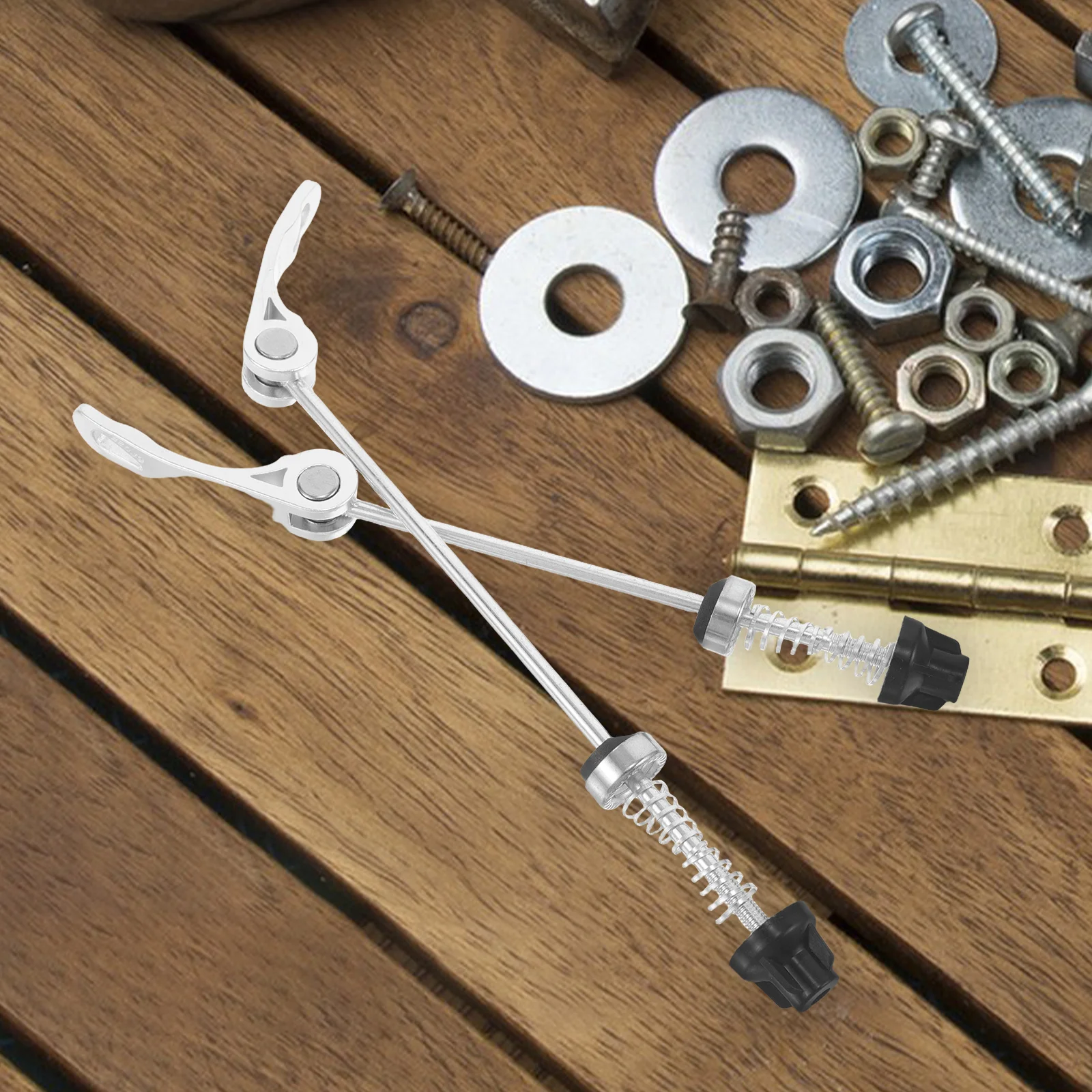 

2Pcs Quick Release Bicycle Skewers Extended Lever Design for Mountain Bikes Easy Installation and Removal Road Bike Skewers