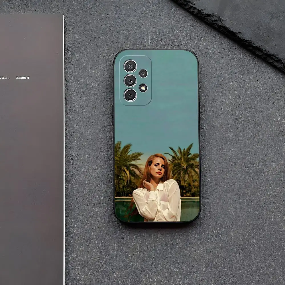 Singer Lana Del Rey… - image