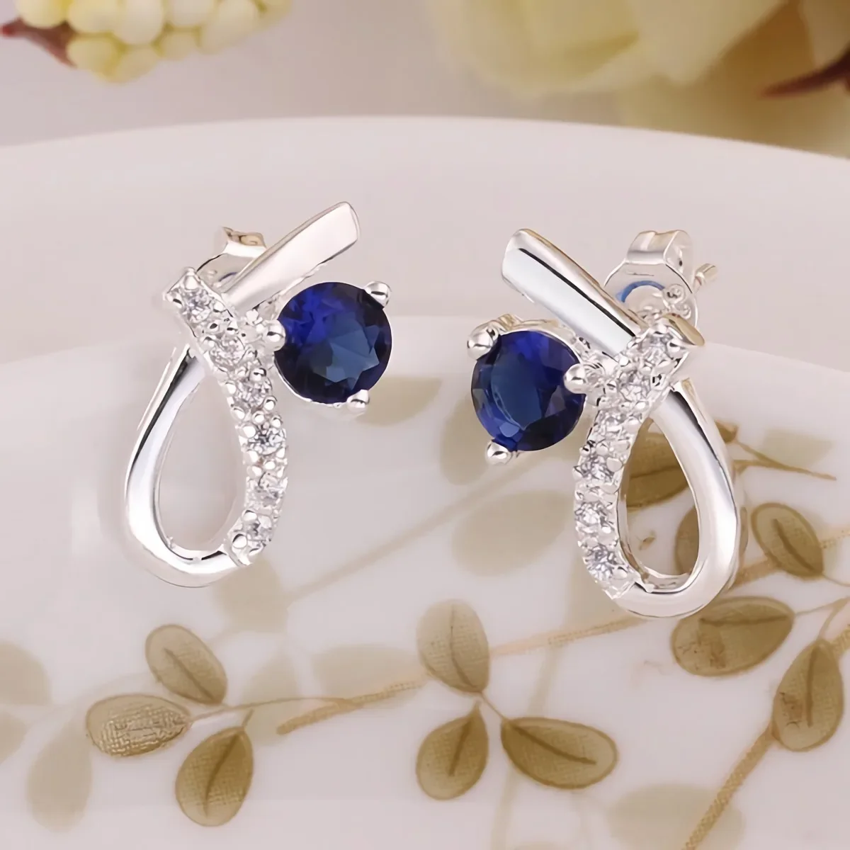 

Hot 925 Sterling Silver romantic blue zircon crystal earrings for women Fashion party wedding engagement Jewelry holiday gifts