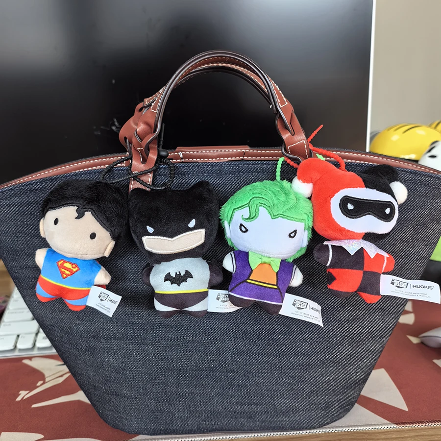 9 cm großer weicher Plüsch-Schlüsselanhänger DC Justice League – Batman Superman Harley Quinn Joker – niedliche Cartoon-Filmpuppen für Halloween und Weihnachten