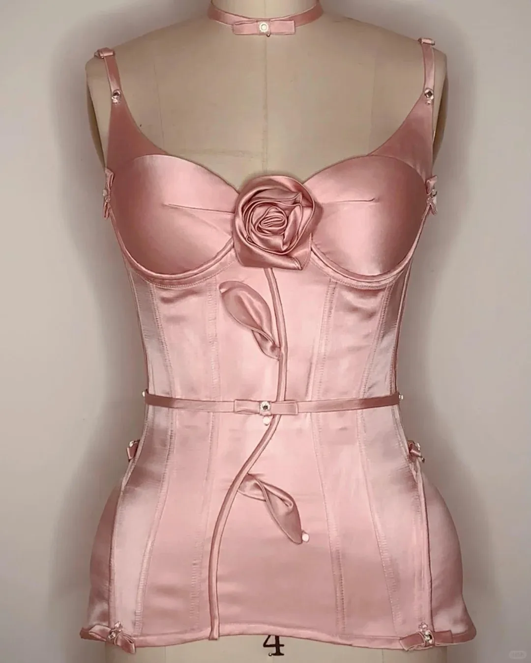 Mini vestido de fiesta con corsé rosa de satén sexy personalizado con vestidos de cóctel ajustados con cuentas Traje de corpiño Vestidos de fiesta de cumpleaños rosa Y2K