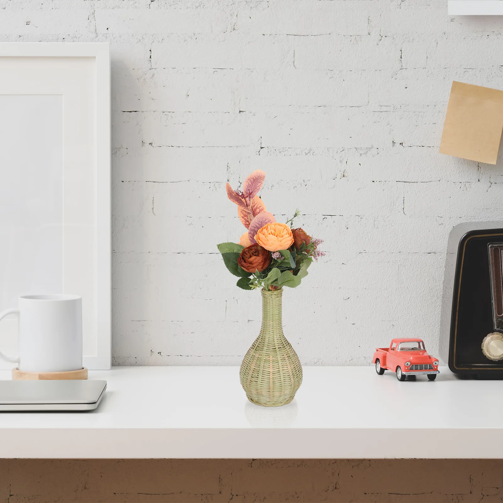 

Premium Bamboo Woven Flower Basket Smooth Tabletop Vase for Living Room Balcony Decoration Decorative Arrangement Container