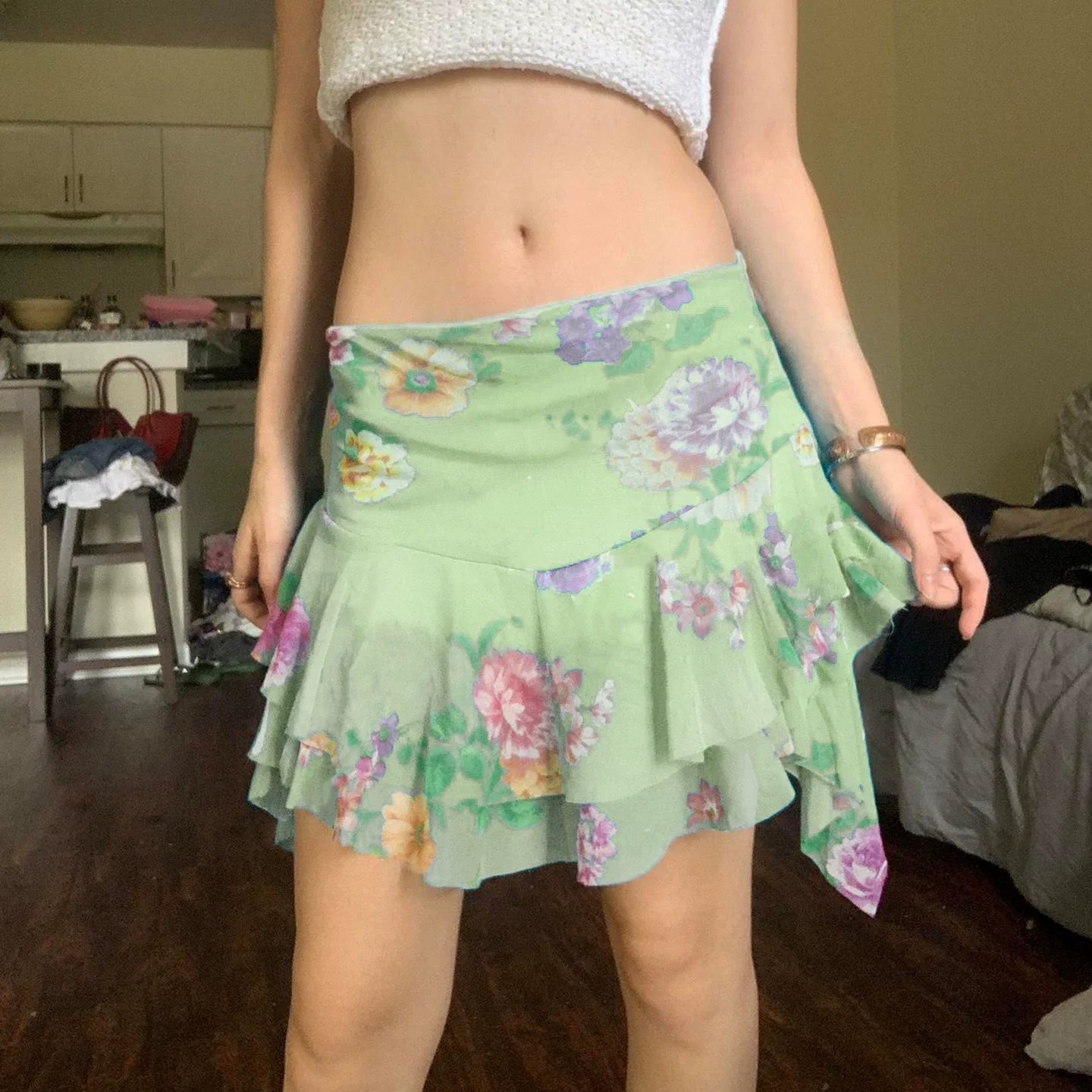 

Короткие джинсовые юбки для женщин с вышивкой в виде роз, элегантные, романтичные, для торжественных случаев, для зрелых и очаровательных женщин