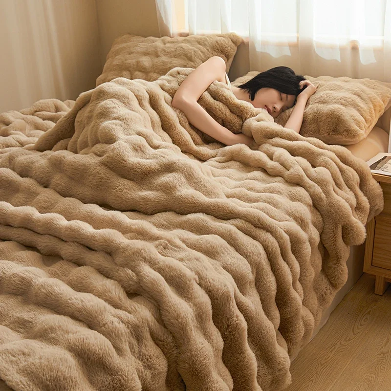 Luxury Solid Color Faux Rabbit Fur Blanket Winter Thickened Warm Faux Fur Blanket Soft Fluffy Throws Blankets for Sofa Bed Naps