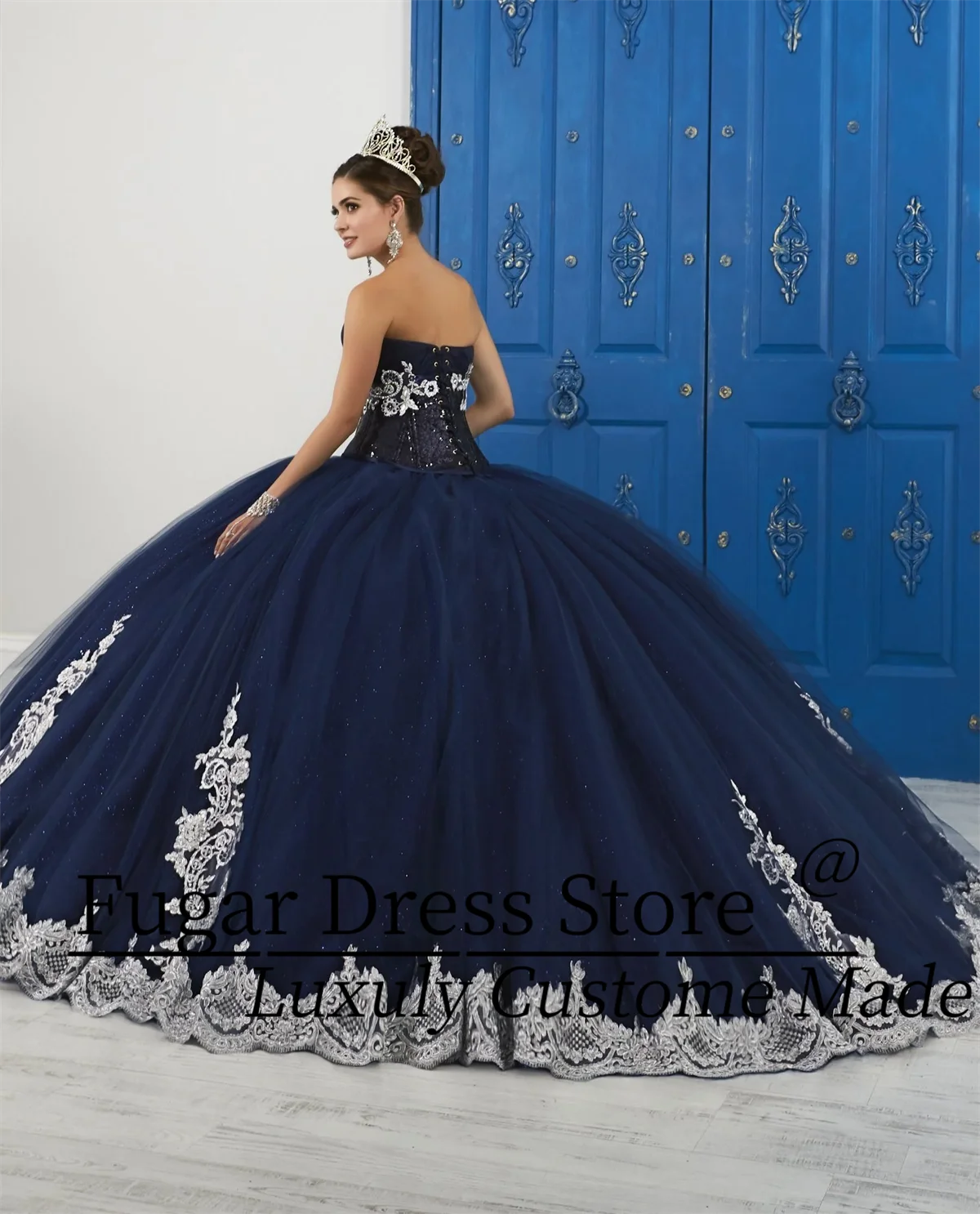 カスタマイズされたゴージャスなプリンセスキンセニエラドレススパークルビーズレースデカールストラップレスプリーツ A ラインスカート Vestidos デノビア
