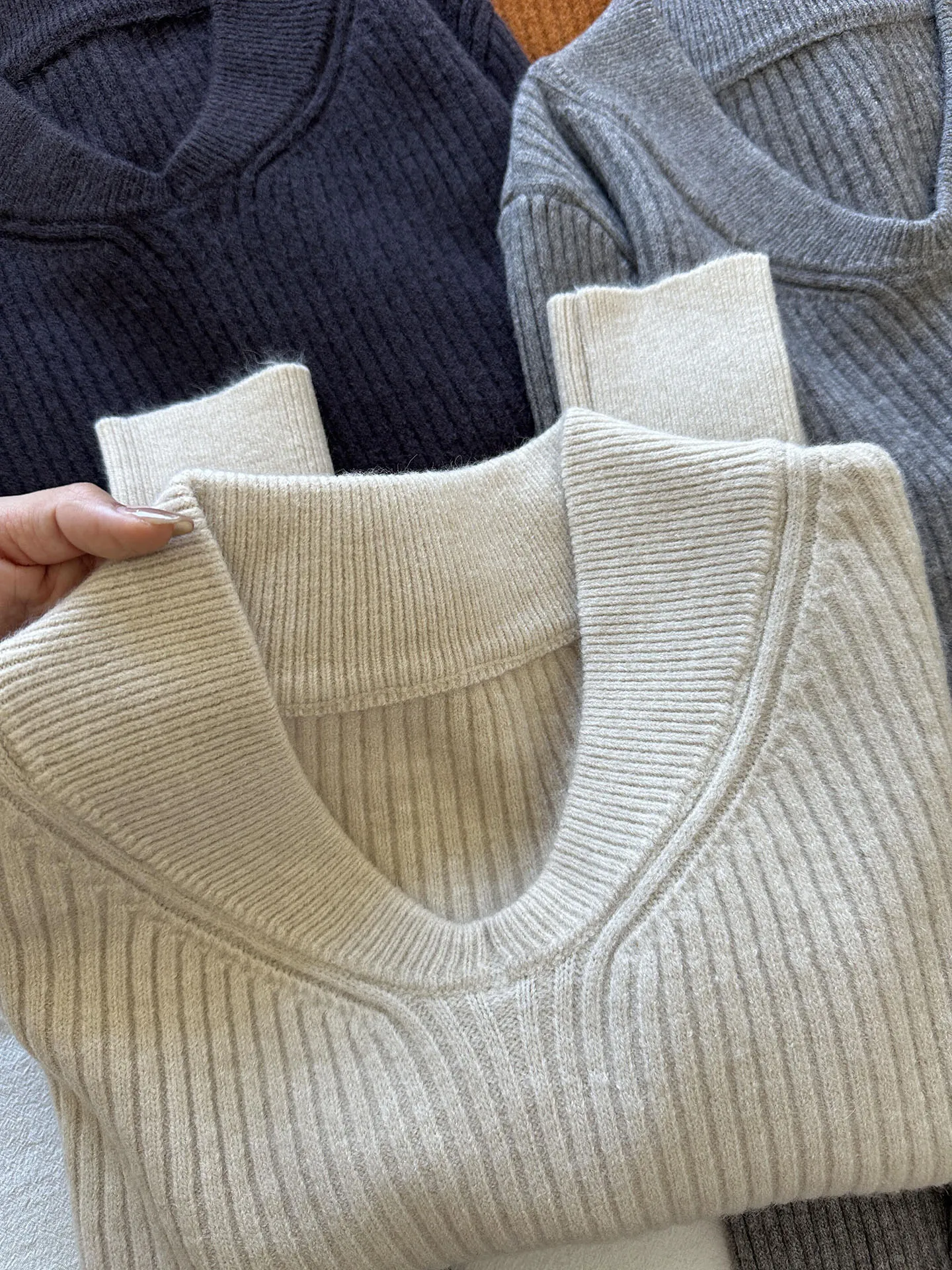 

Ретро-американский женский вязаный свитер с длинным рукавом и V-образным вырезом, облегающий, осенне-зимний, модный, для ношения под одеждой, базовая кофта