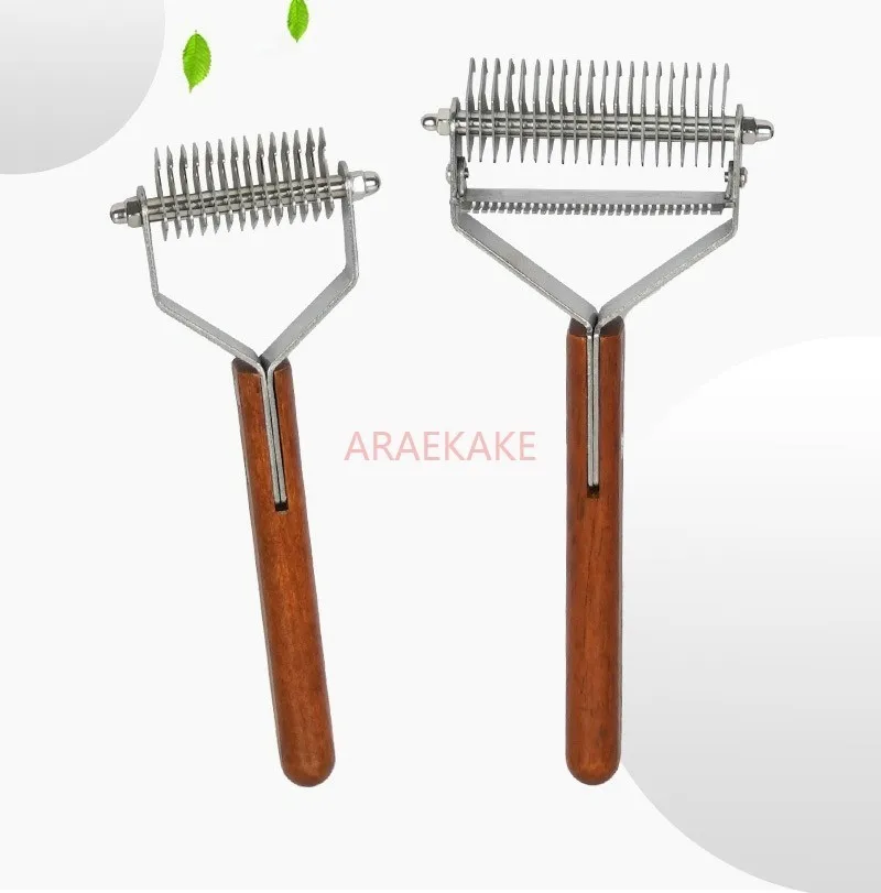 Dogs go to the floating hair comb, pet cats, dog hair brushes, cat hair combs, teddy bears, pulling hair, combing hair, knotting view 3