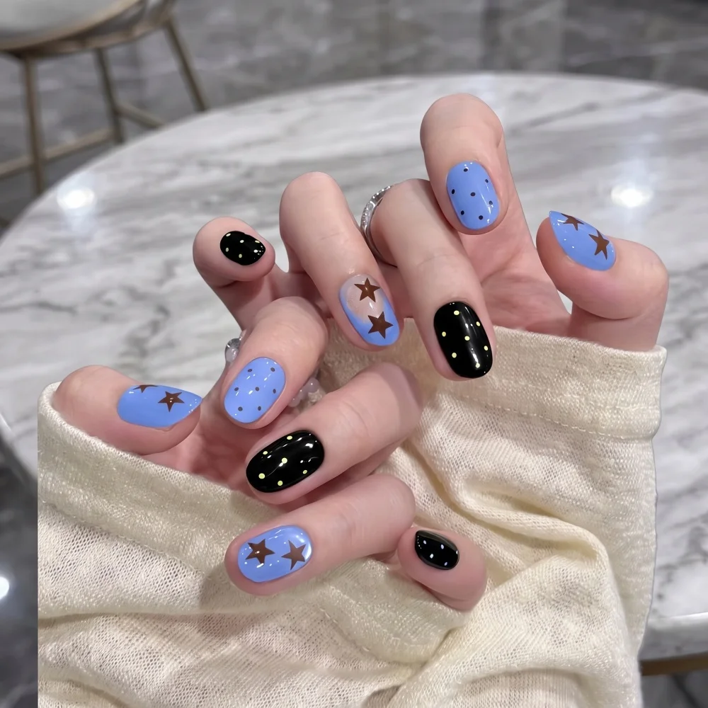 Hassleless 2Pcs Dual-Color Nail Polish Gel Set, Pure Black and Taro Blue, Highly Pigmented and Glossy Solid Color Gel, with Unique Color Contrast, Can Create Heart-Shaped Bow Nail Art Designs, Suitable for Personal Nai