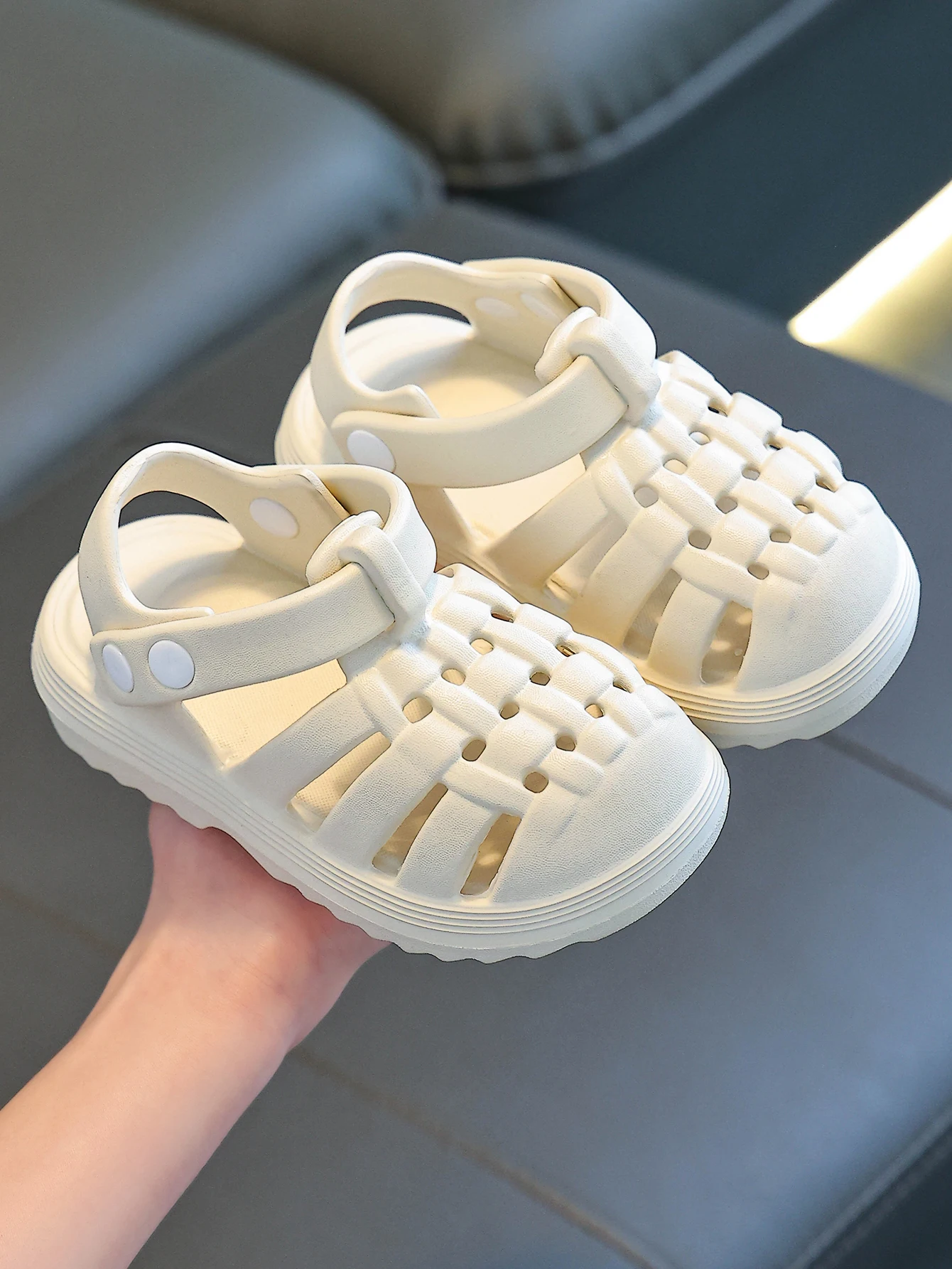 

Новые летние домашние тапочки для детей и студенток, простые, повседневные, модные, удобные и комфортные.