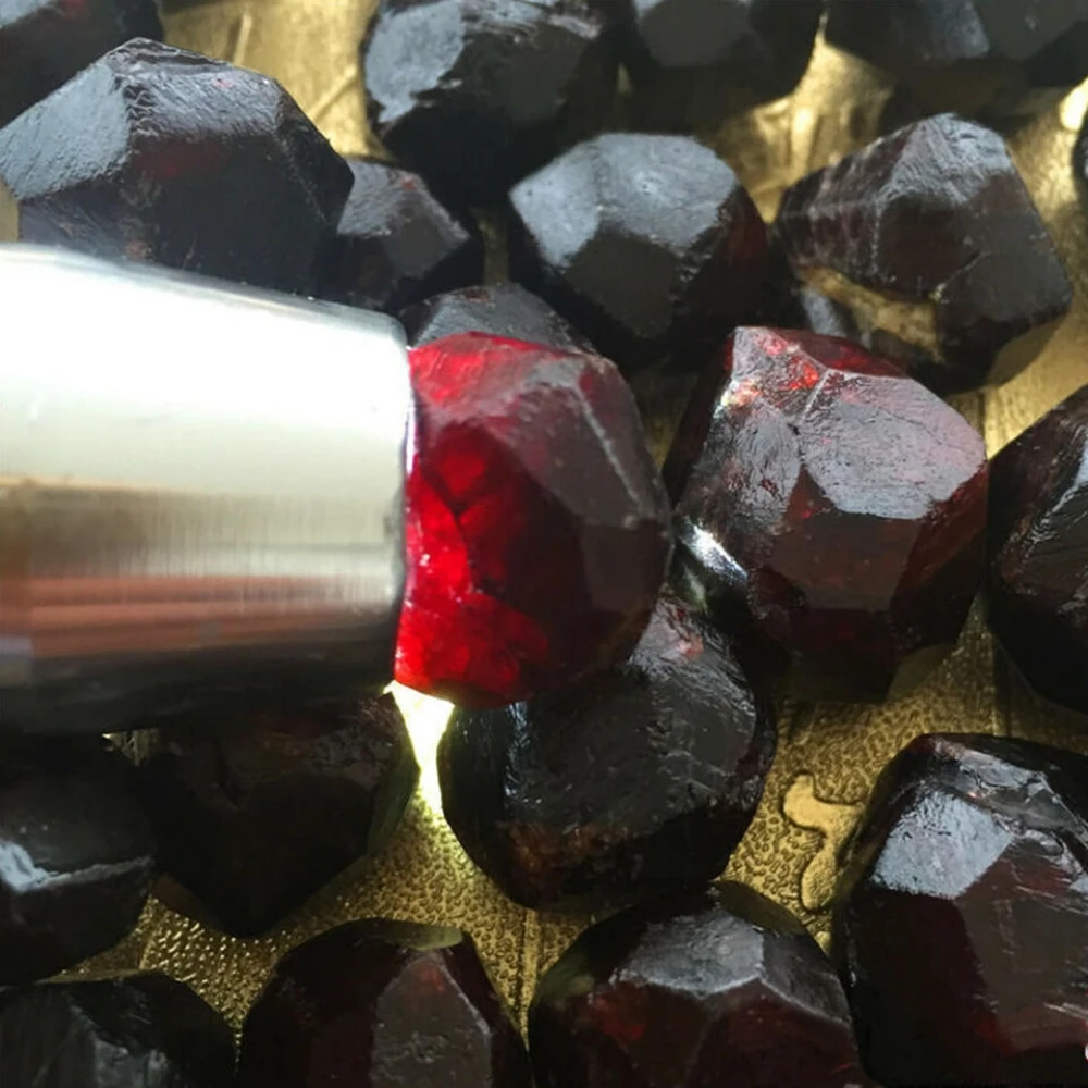 

High Quailty Natural Red Garnet Crystal Rough Stone Original Gemstone Mineral Specimen Healing Minerals Spiritual Gift