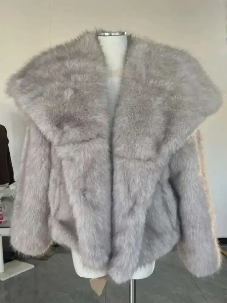 سترة فاخرة من الفرو الصناعي للنساء 2025 معطف شتوي بياقة على شكل طية صدر وأكمام طويلة سترة فضفاضة أنيقة #3