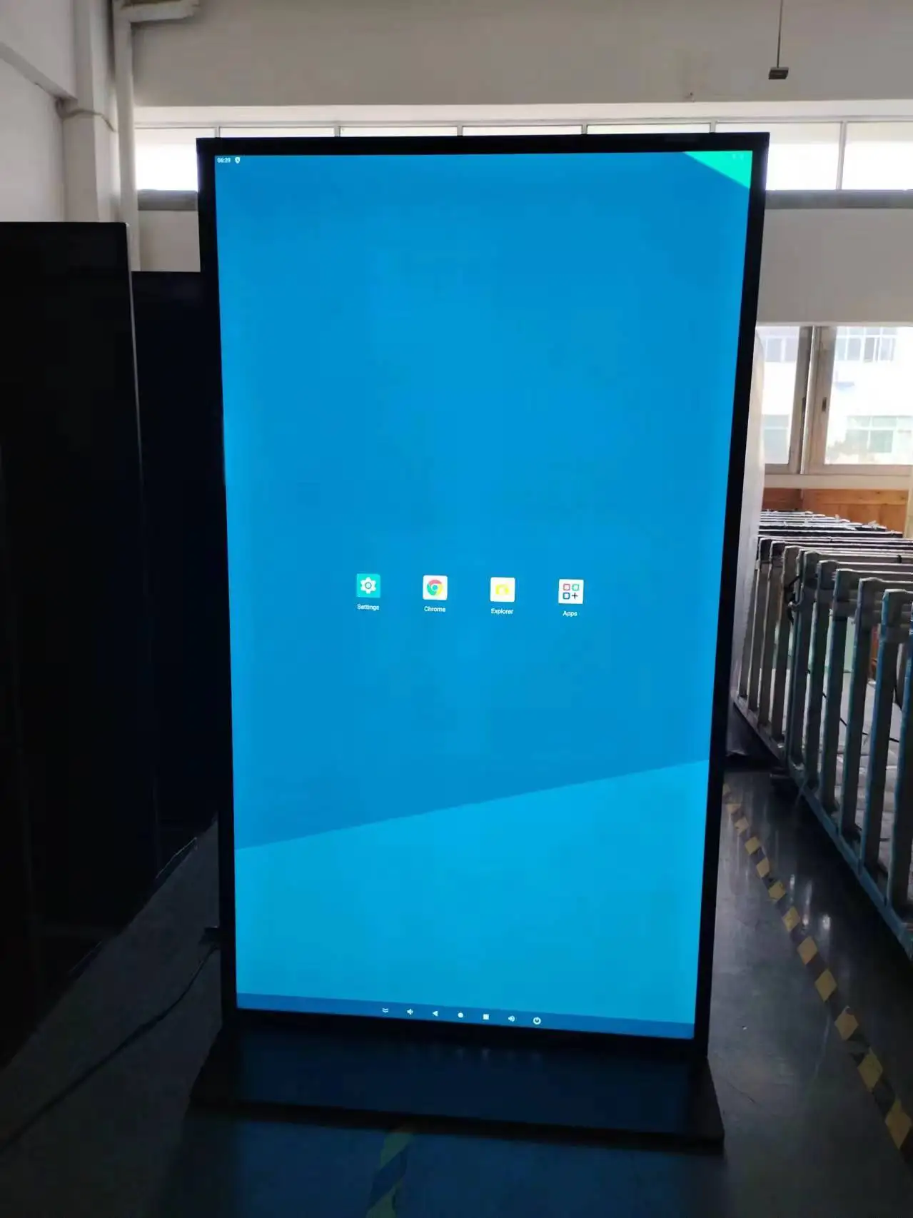 Рисунок 4 - AIYOS Интерактивный сенсорный экран