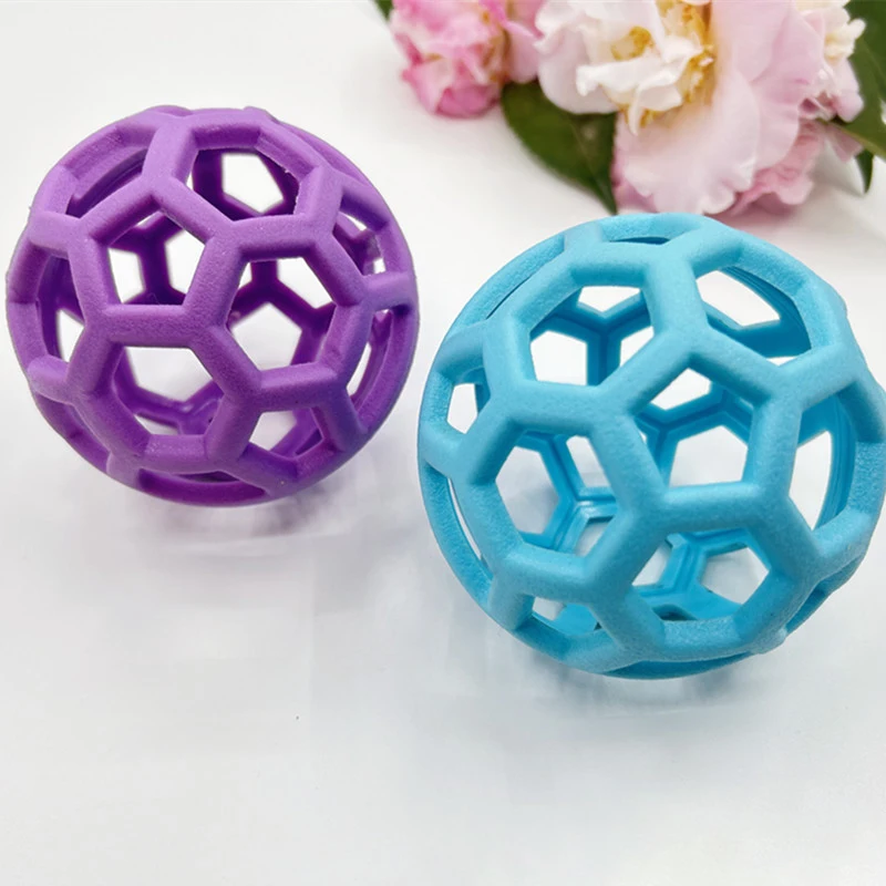 Natural Rubber Chew Toy Dog 、Geometric Safety Ball Pet Interactive Balls Puppy Training Playing Teeth Cleaning Hollow Toys