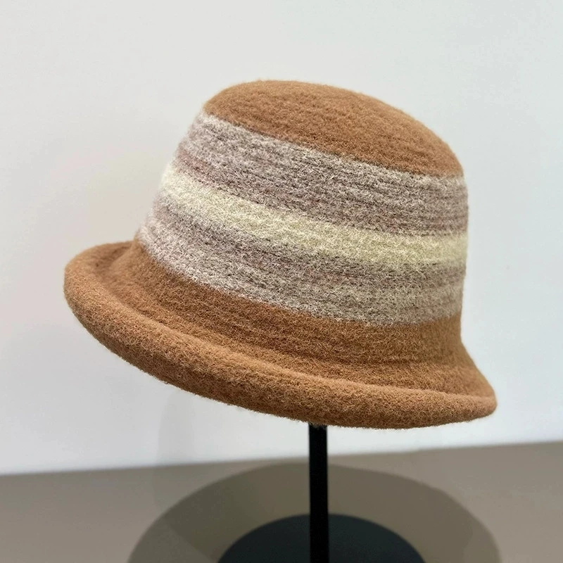 Neuer Fischerhut für Mütter im britischen Stil mit gerollter Krempe für Damen. Vielseitiger Hut mit kurzer Krempe und stilvollem Look – Detail 9