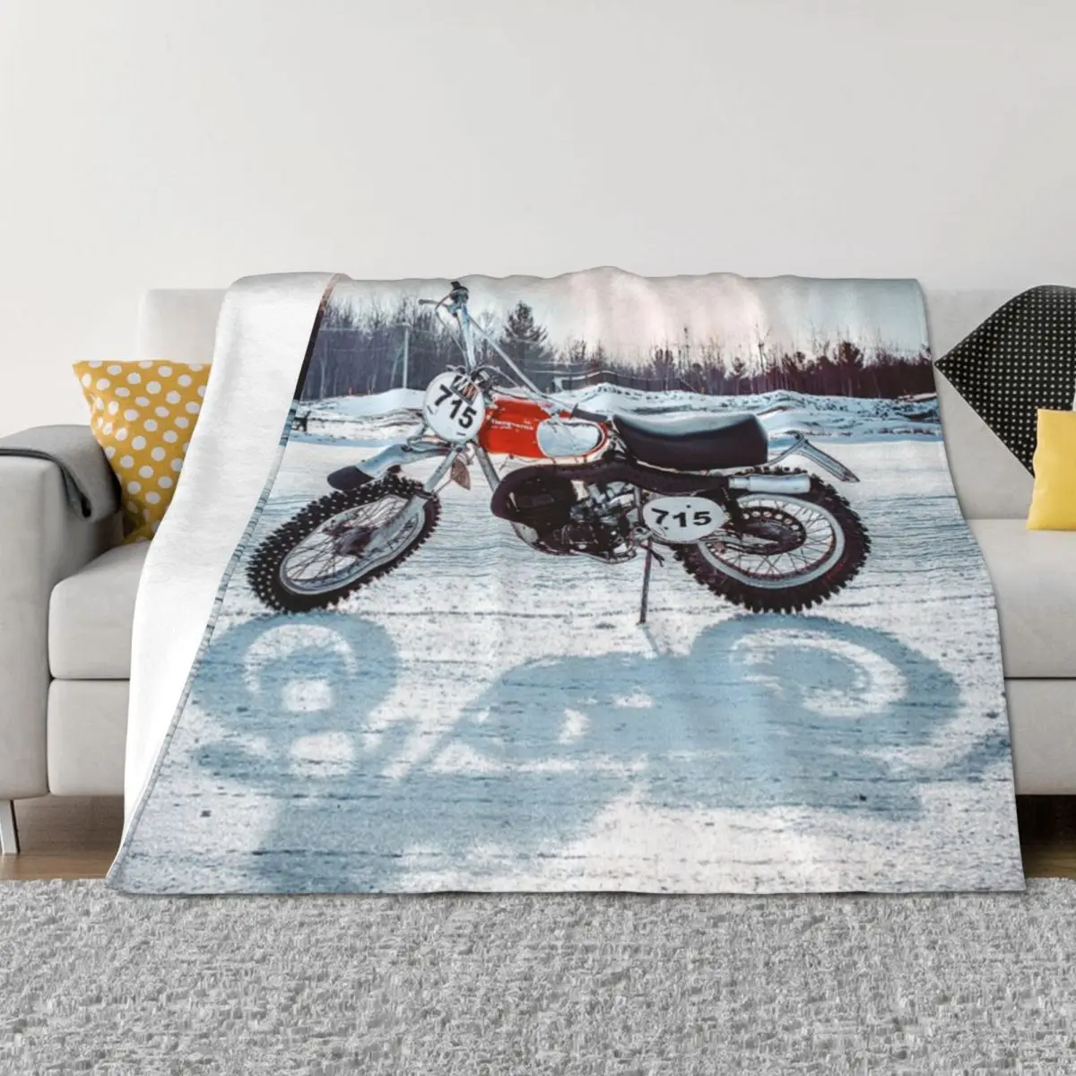 

Classic Dirt Bike on Ice Throw Blanket warm for winter sofa bed Luxury Throw Beach Blankets