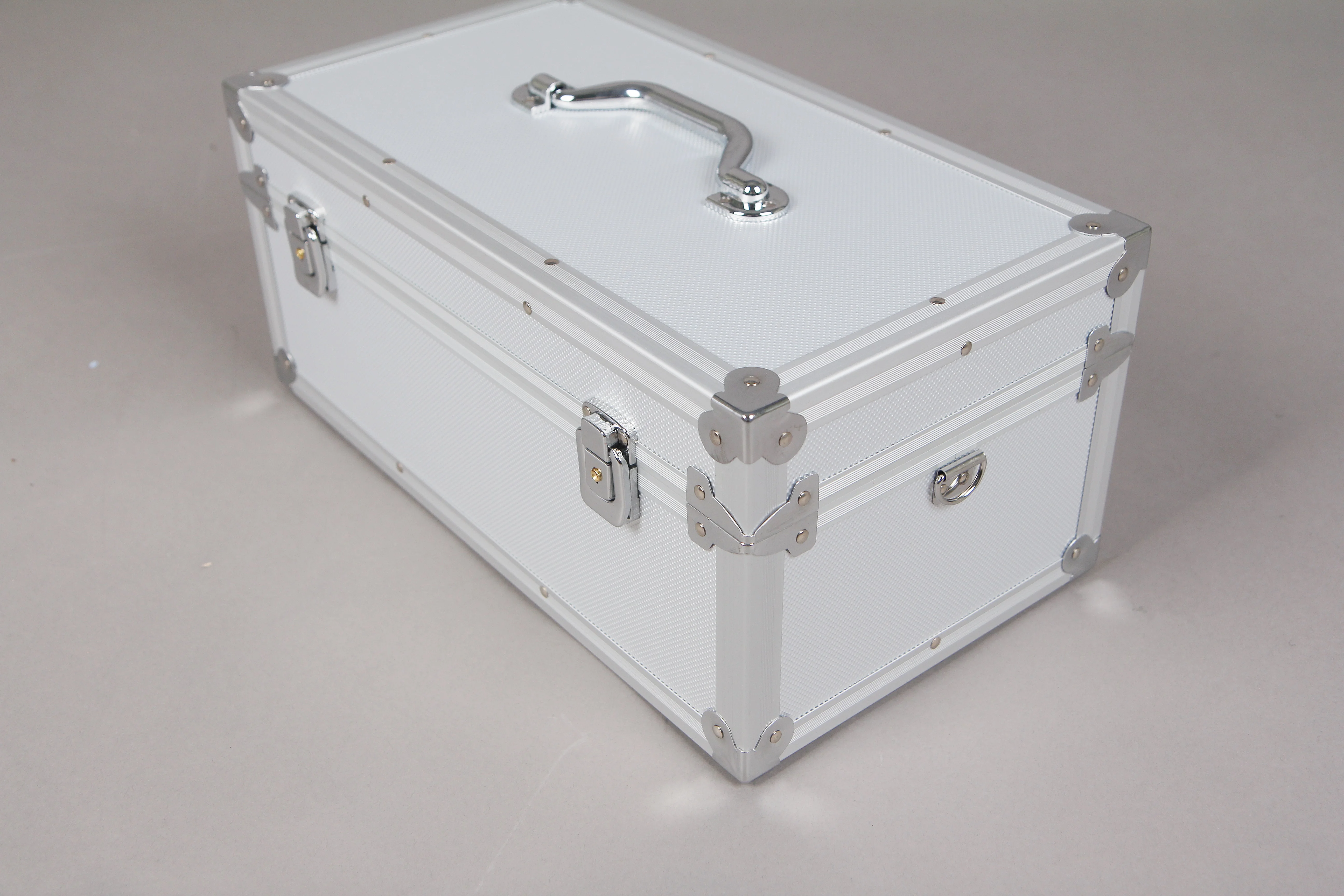 Bild 3: HDD12 40,8x22,3x17,8cm HDD Festplattenspeicherbox Aluminiumbox Maßgefertigtes Aluminiumgehäuse HDD12