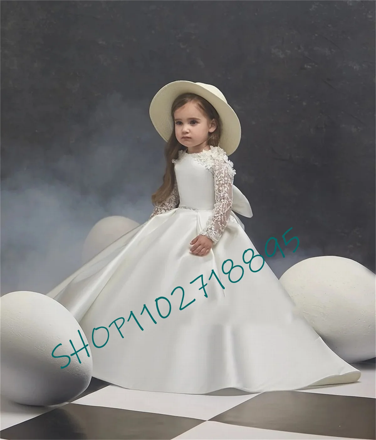 

Champagne O-Neck Long Sleeve Wedding Party Formal Occasion Lace Satin Flower Girl Dress