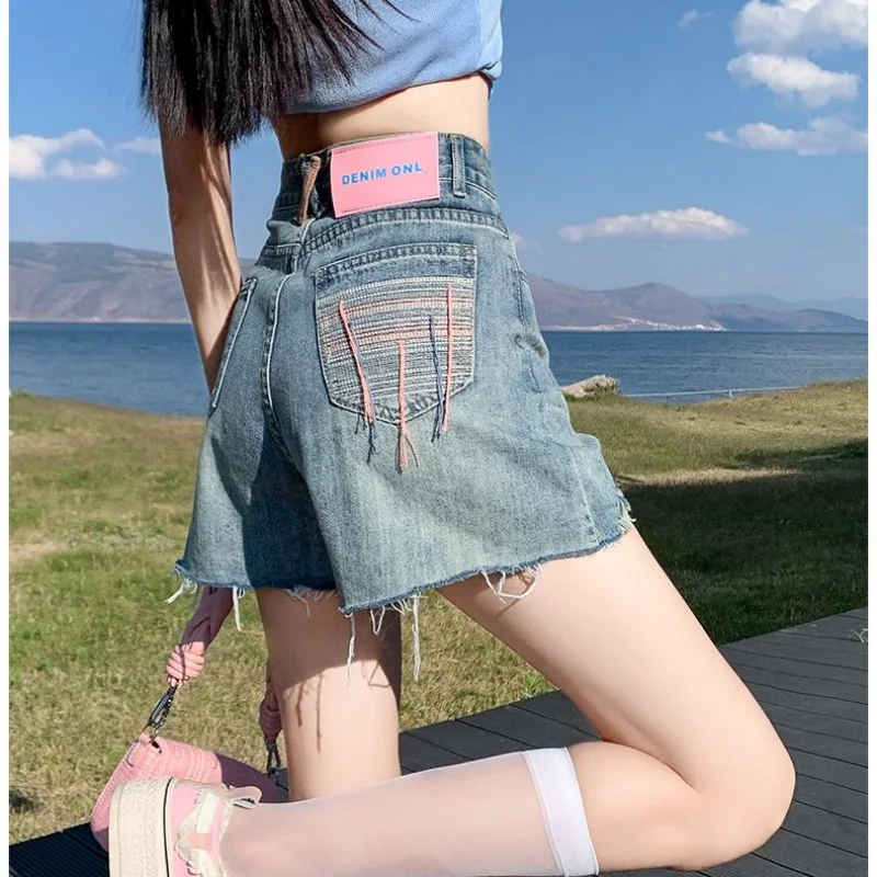 

Новые женские джинсовые шорты с высокой талией, А-силуэт, весна-лето, в стиле Y2K, 90-х, американский ностальгический стиль, с вышивкой, женский стиль, короткие джинсы, 2026