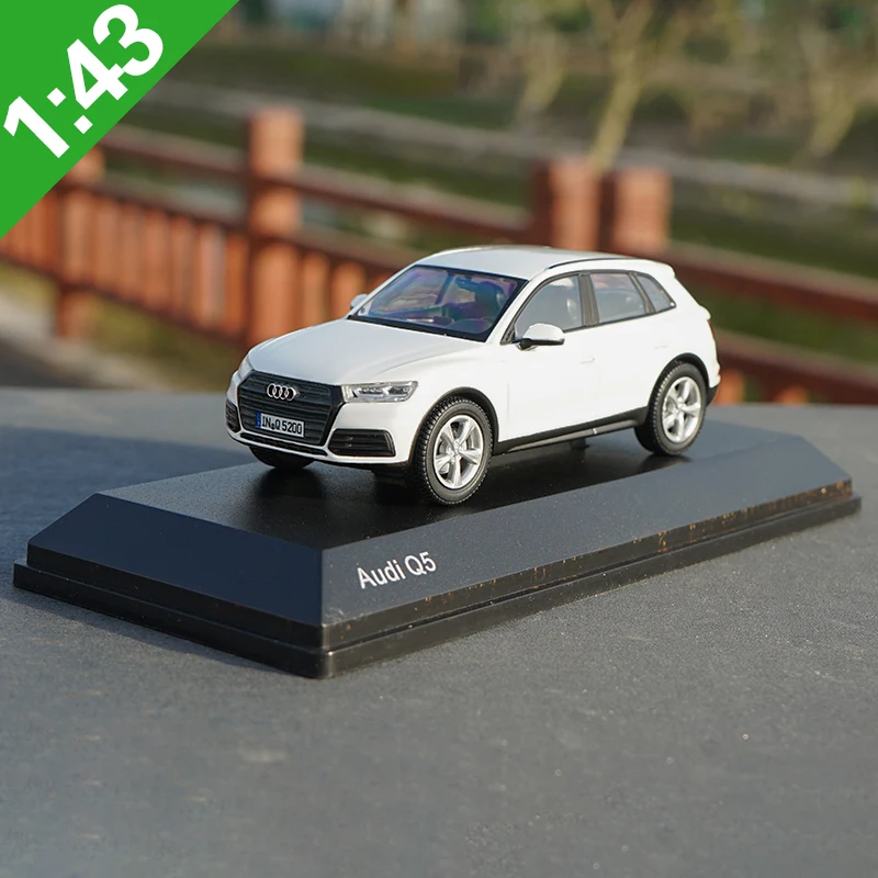 1:43 AUDI Q5 SUV Alloy Car Diecasts & Toy Vehicles Car Model Miniature Scale Model Car For Children