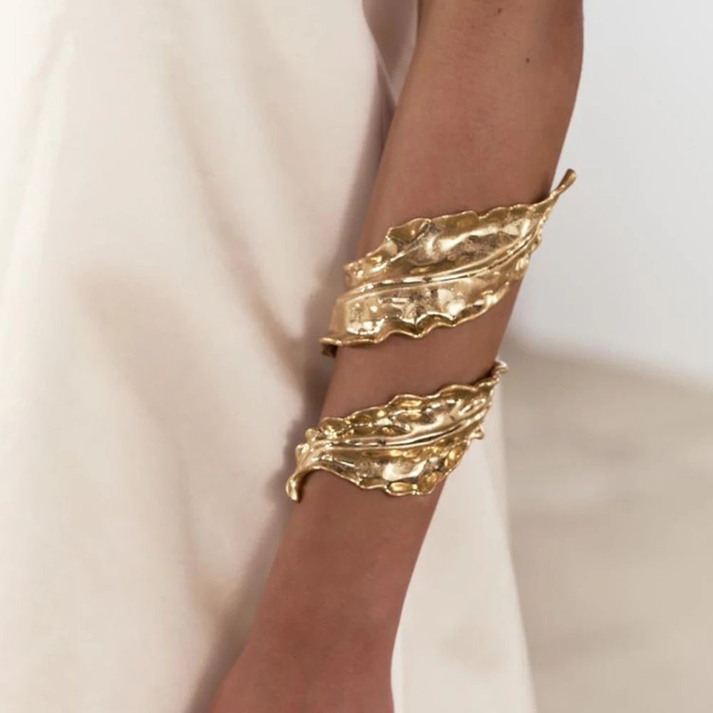 

Vintage Irregular Metal Leaf-shaped Bracelet Bangle for Women Vintage Golden Cuff Bracelets Fashion Jewelry Gifts