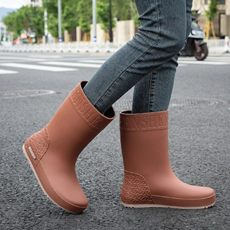 Bottes en caoutchouc imperméables pour femmes, chaussures de pluie coordonnantes pour la pêche, le travail et la sécurité, mi-mollet, chaussures d'eau de cuisine pour femmes