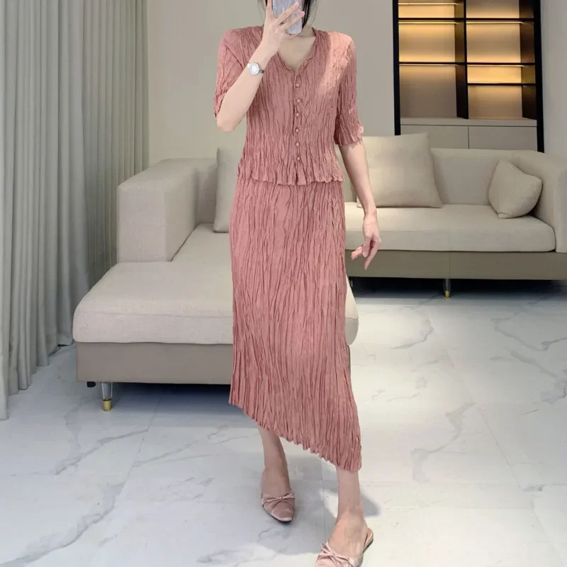 

Miyake Solid Color Pleated Fashion Casual Women's Set 2025 Summer New V-Neck Cardigan Top High-Waisted Skirt 2-Piece Set
