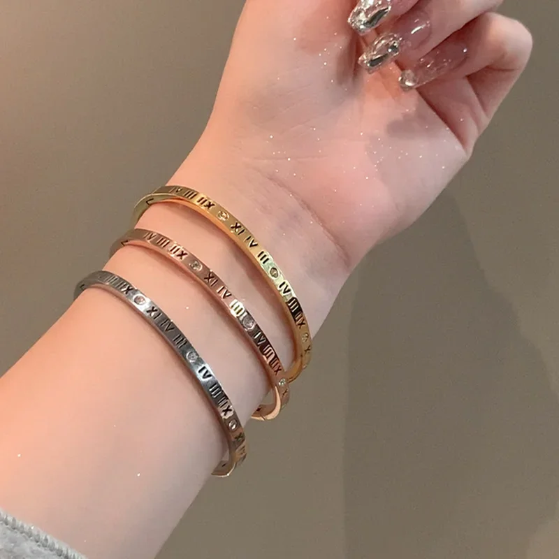 Korea New Fashion Individuality Roman Numeral Bracelets Stainless Steel Colourfast Bracelets for Women Simple Jewelry Paty Gift