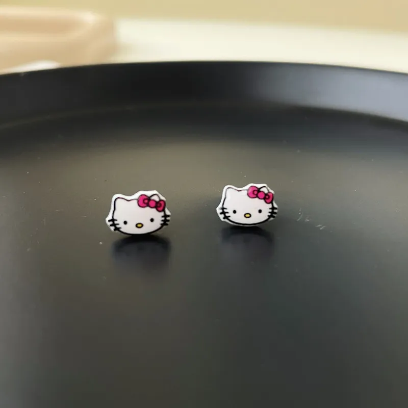 Pendientes Sanrio Kawaii Anime My Melody Cinnamoroll Kuromi pendientes de modelado para niña moda accesorios de perno de aguja de plata