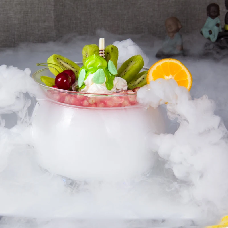 Creative dry ice, smoke, ice cream, glass bowl, artistic conception, dishes, dessert bowl, molecular cuisine, food tableware