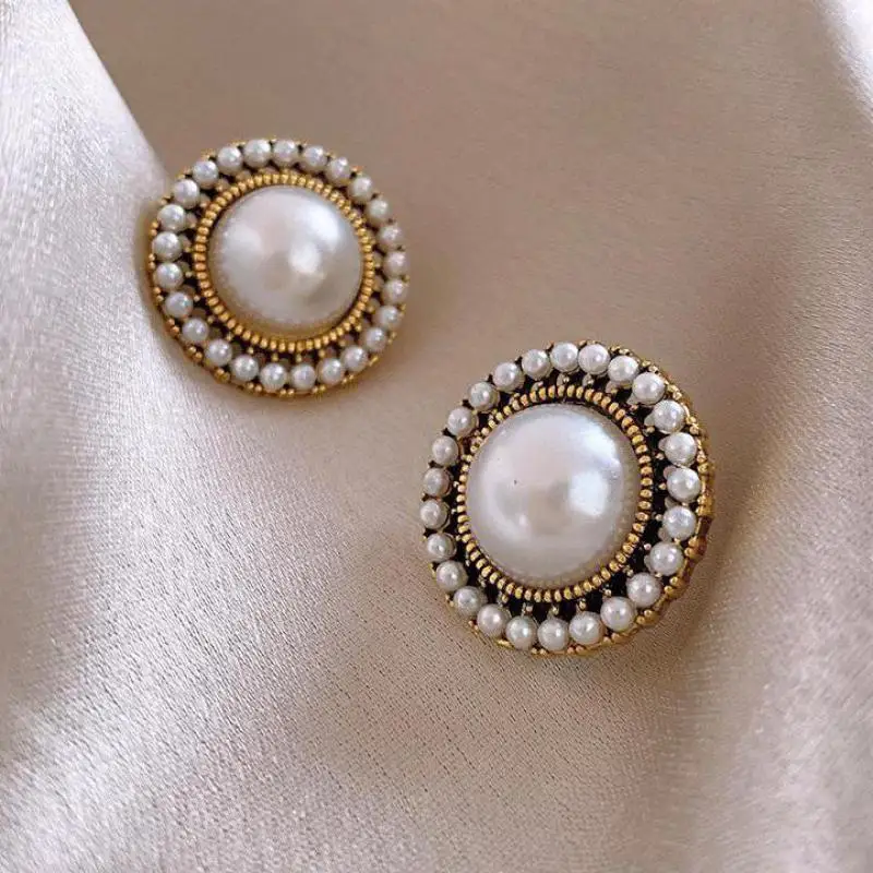 French Retro Temperament Round Geometric Pearl Stud Earrings For Women Fashion Elegant Metal Jewelry Party Gifts