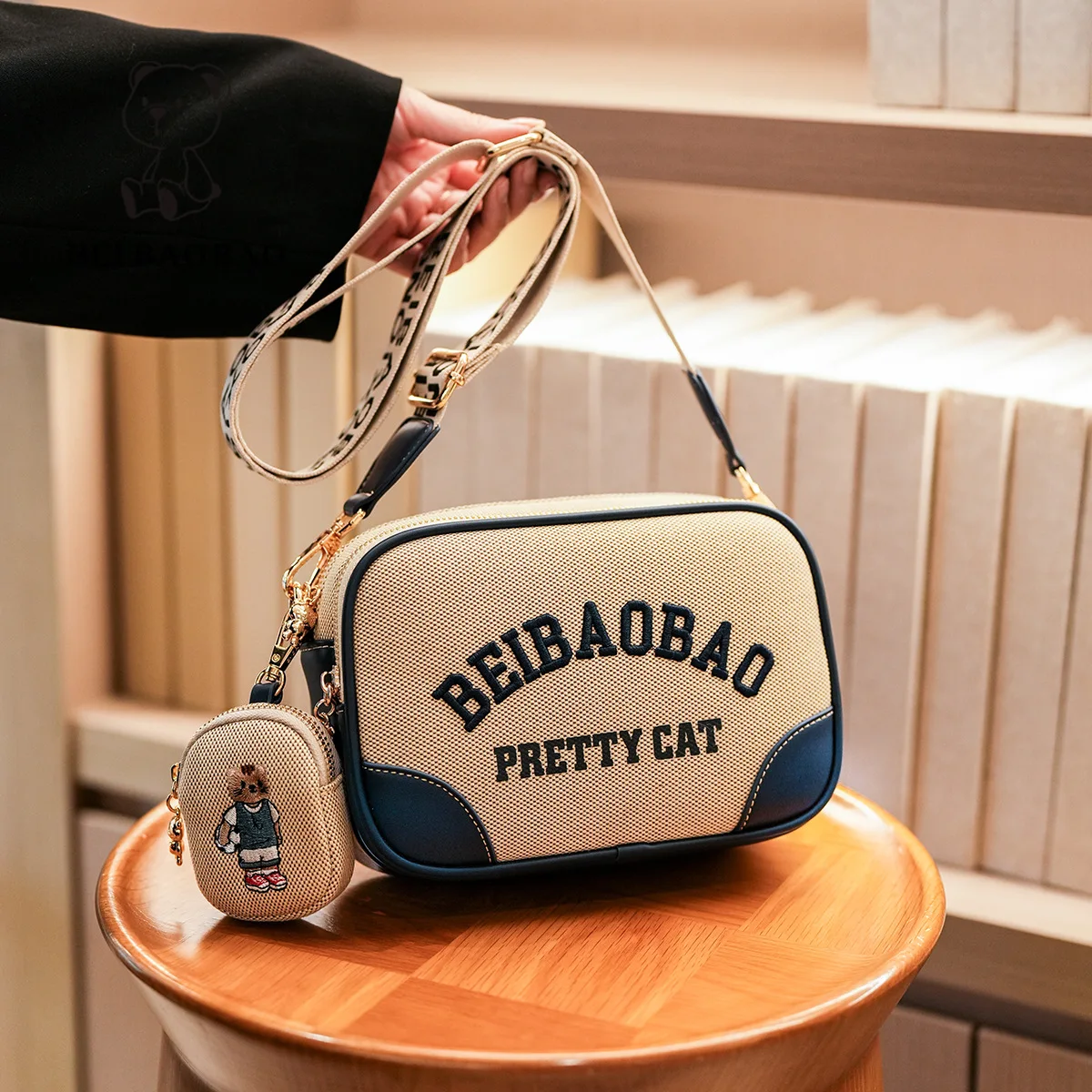 

New versatile, light luxury, age reducing bag, casual, simple, fashionable crossbody bag, shoulder bag