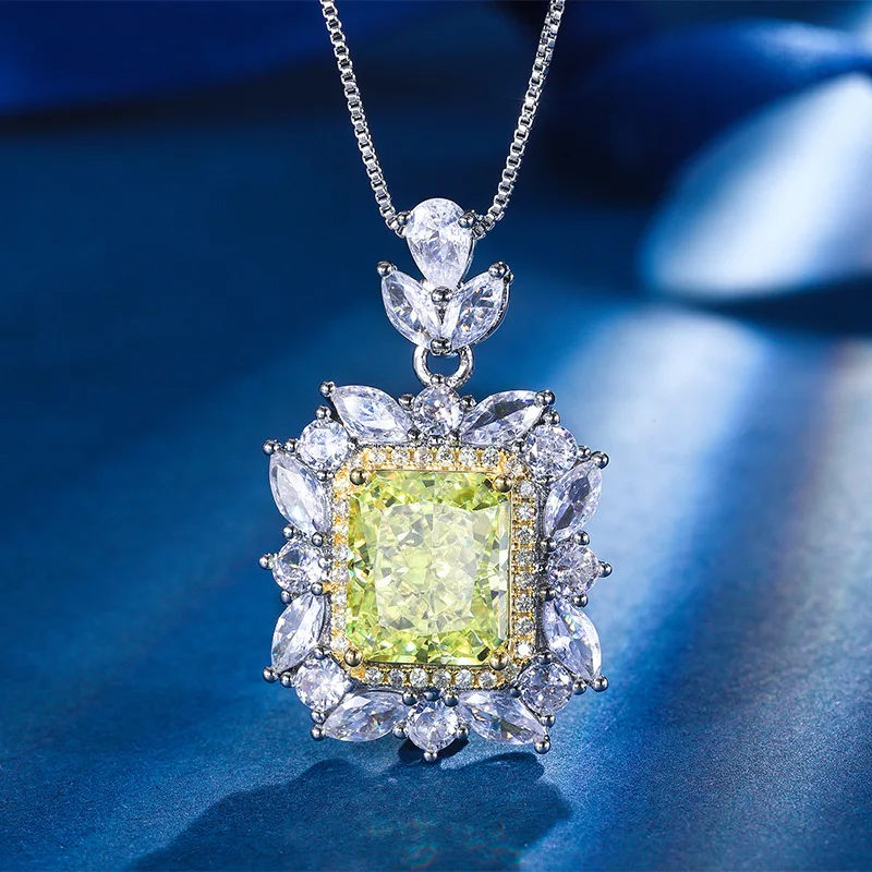 New High Carbon Diamond Ice Flower Cut Fancy Cut Diamond Copper Inlaid Fashion Light Luxury Pendant 10*12